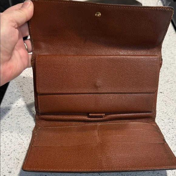 Louis Vuitton Brown Monogram Sarah Wallet - Picture 5 of 13